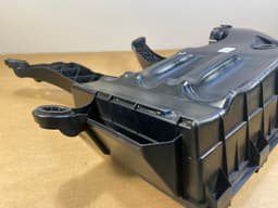 BMW BMW E70 X5 X6 E71 Intake Air filter housing bottom 13717798340 — thumbnail 9