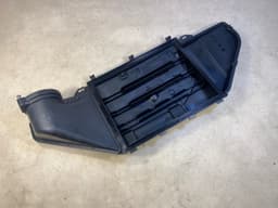 BMW BMW E70 X5 X6 E71 Intake Air filter housing upper 13717798340 — thumbnail 7