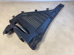 BMW GENUINE BMW X5 E70 LCI X6 E71 E72 LEFT LH Cover for housing microfilter 108341 — thumbnail 1