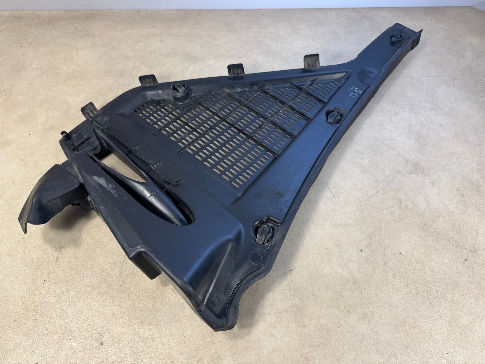 BMW GENUINE BMW X5 E70 LCI X6 E71 E72 LEFT LH Cover for housing microfilter 108341