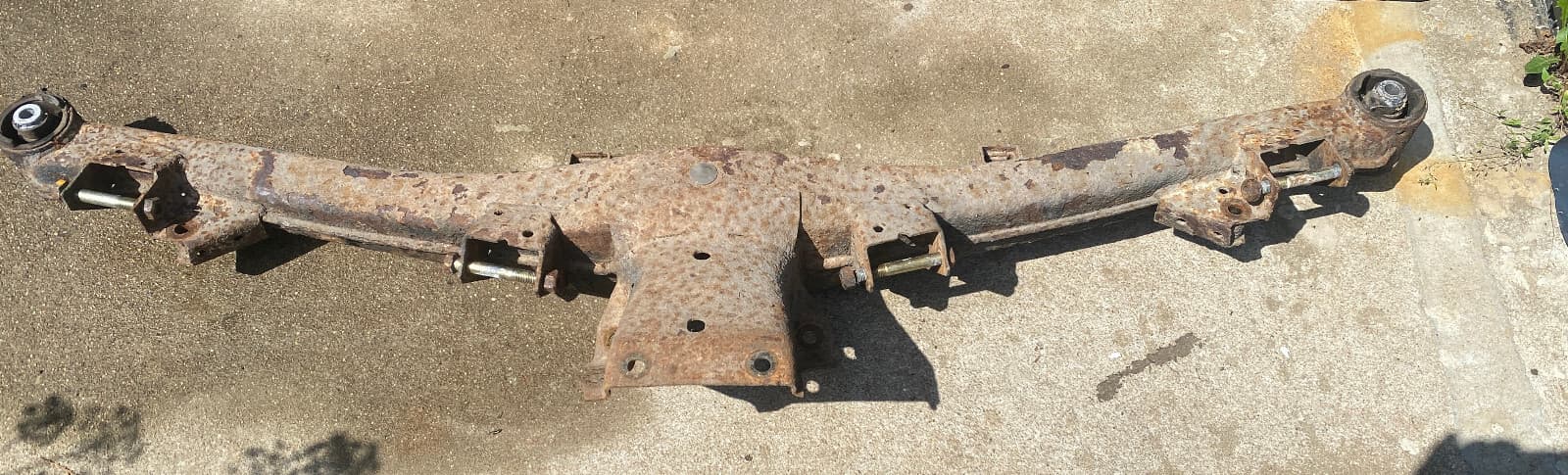 BMW BMW E23 7 SERIES GENUINE Rear Axle Carrier 33311126013