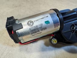 BMW Genuine BMW X5 E70 CLI E70 REAR TRUNK LOCK LATCH ACTUATOR MOTOR 51247175817 — thumbnail 2