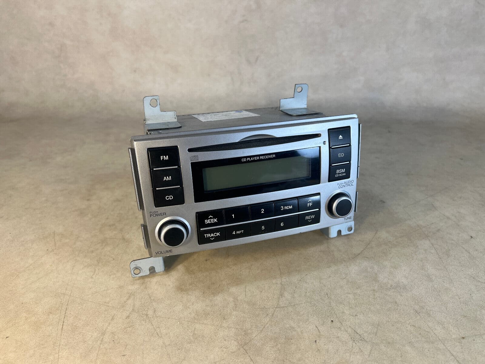 HYUNDAI GENUINE Hyundai SANTA FE OEM CD Radio Head Unit 96100-2B020CA EUROPE