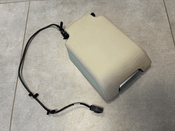 LAND ROVER GENUINE Land Rover Range Rover Sport L320 Front Center Console Armrest Lid — thumbnail 3