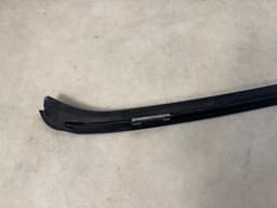 BMW BMW X5 E70 E70 LCI RIGHT WINDSHIELD DRIP MOLDING TRIM BLACK 51317250396 — thumbnail 9