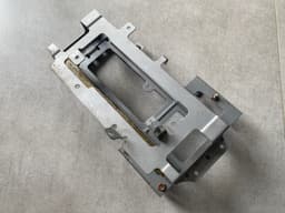 LAND ROVER GENUINE Land Rover Range Rover Sport L320 Metal Stereo Mounting Bracket 8H320445 — thumbnail 3