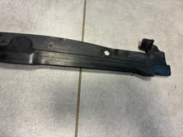 LAND ROVER GENUINE Land Rover Range Rover Sport L320 Front Left Side Fender Rearward Seal — thumbnail 3
