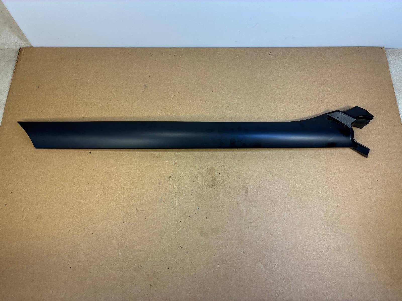 LAND ROVER GENUINE Land Rover Range Rover Sport L320 Front Windshield Left Mount Trim
