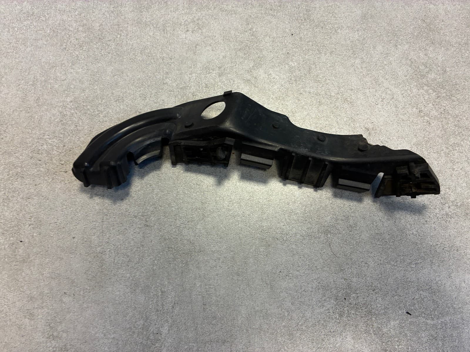 LAND ROVER GENUINE Land Rover Range Rover Sport L320 Front Left Bumper Bracket Support