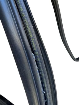 LAND ROVER GENUINE Land Rover Range Rover Sport L320 FRONT DOOR RUBBER WEATHERSTRIP SEAL — thumbnail 7