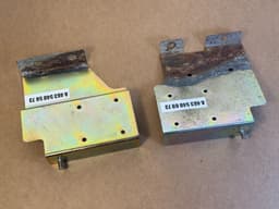 MERCEDES-BENZ Mercedes G W463 Genuine HOLDERS BRACKETS MOUNTING FOR CD CHANGER — thumbnail 8