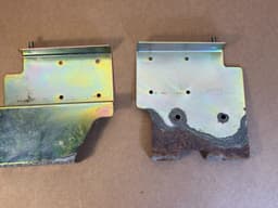 MERCEDES-BENZ Mercedes G W463 Genuine HOLDERS BRACKETS MOUNTING FOR CD CHANGER — thumbnail 2