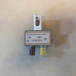 MERCEDES-BENZ MERCEDES W212 C207 W218 E CLS AMP ANTENNA AMPLIFER SPLITTER MODULE A2128704089 — thumbnail 1