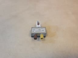 MERCEDES-BENZ MERCEDES W212 C207 W218 E CLS AMP ANTENNA AMPLIFER SPLITTER MODULE A2128704089 — thumbnail 2