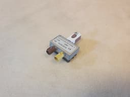 MERCEDES-BENZ MERCEDES W212 C207 W218 E CLS AMP ANTENNA AMPLIFER SPLITTER MODULE A2128704089 — thumbnail 3