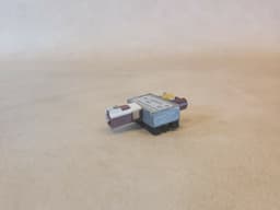 MERCEDES-BENZ MERCEDES W212 C207 W218 E CLS AMP ANTENNA AMPLIFER SPLITTER MODULE A2128704089 — thumbnail 6