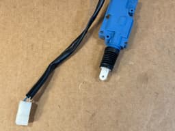 MERCEDES-BENZ Mercedes G class W463 Door Lock Actuator A0048202542 Not Genuine — thumbnail 3