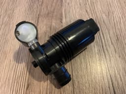 LAND ROVER Land Rover Freelander 2 LR2 OEM Front / Rear Windscreen Washer Pump LR002306 — thumbnail 3