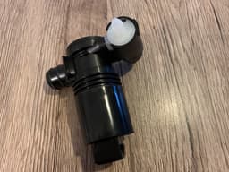 LAND ROVER Land Rover Freelander 2 LR2 OEM Front / Rear Windscreen Washer Pump LR002306 — thumbnail 7