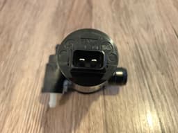 LAND ROVER Land Rover Freelander 2 LR2 OEM Front / Rear Windscreen Washer Pump LR002306 — thumbnail 5