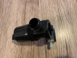 LAND ROVER Land Rover Freelander 2 LR2 OEM Front / Rear Windscreen Washer Pump LR002306 — thumbnail 6