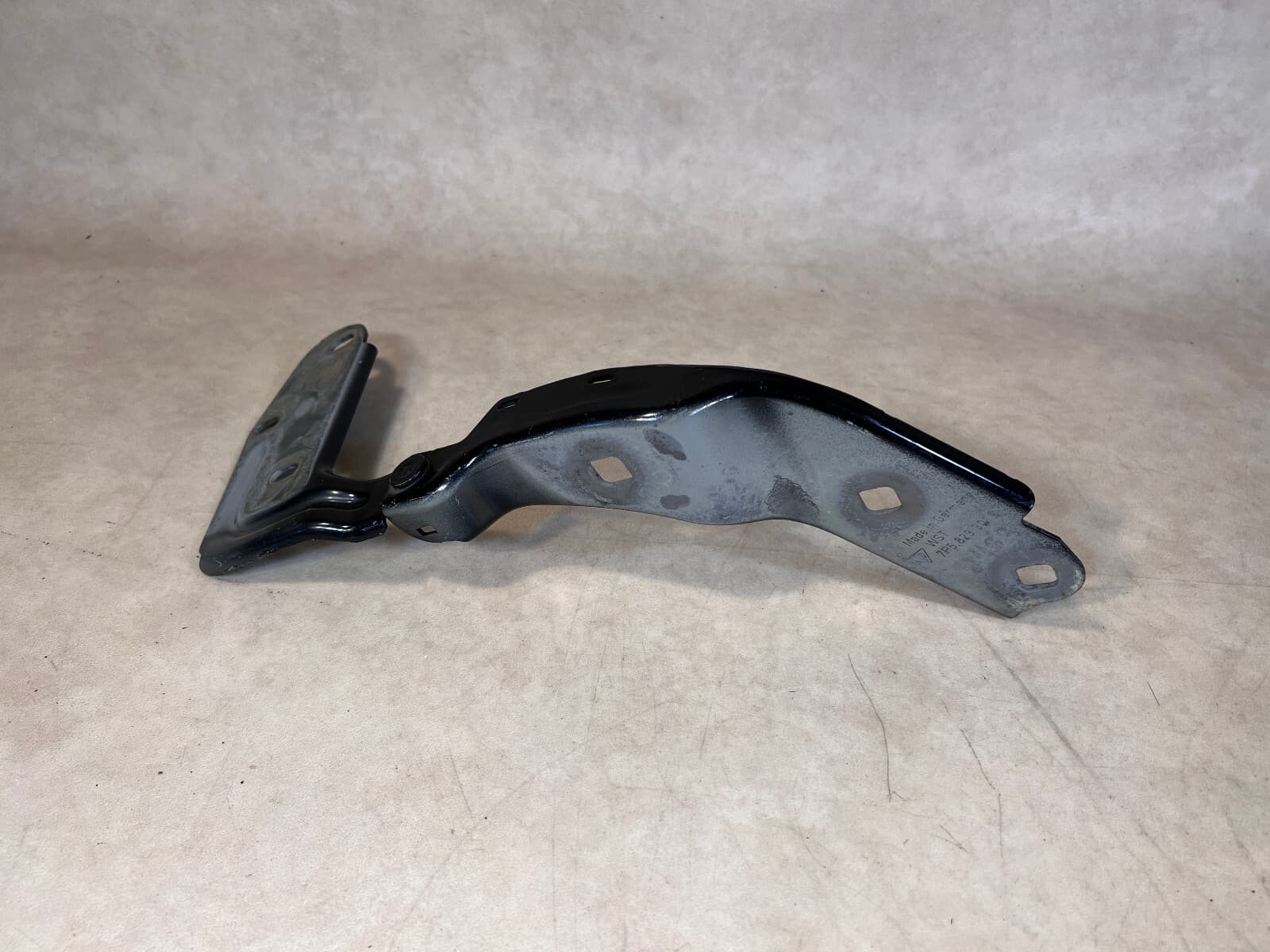 PORSCHE Porsche Cayenne 958 VW Touareg 7P Bonnet Hinge Left 7P5823301 E