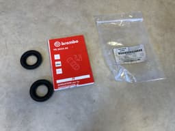 PORSCHE PORSCHE 911 991 Front Brake Caliper Dust Cap Set 96535291700 NEW GENUINE — thumbnail 3