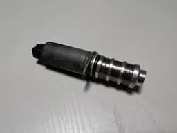 PORSCHE Porsche 911 991 GENUINE Engine Oil Control Variable Valve Solenoid 9A110530404 — thumbnail 2