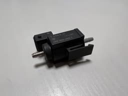 PORSCHE Porsche 911 991 Cayenne 958 GENUINE Vacuum Valve Solenoid 7PP906283С — thumbnail 2