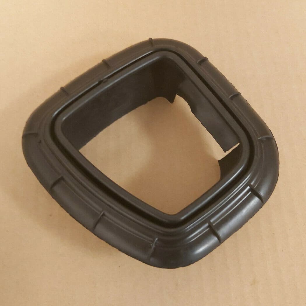 Porsche OEM 991 911 Evaporator Heater-drain Tube Grommet Left 99157376901