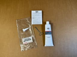 TOYOTA NEW Genuine Toyota Silicone Liquid Gasket Black / Seal Packing 08826-80010 — thumbnail 1