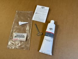 TOYOTA NEW Genuine Toyota Silicone Liquid Gasket Black / Seal Packing 08826-80010 — thumbnail 2