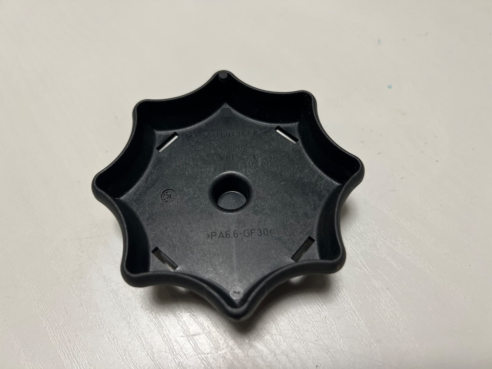 VW Porsche Cayenne 92A 958 VW Touareg 7P5 GENUINE Spare Tire Holder 7L0601347A