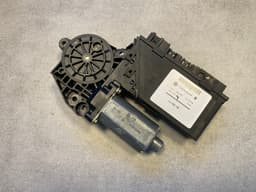VW VW Touareg GENUINE Left Rear Power Window Motor 7L0959795 — thumbnail 2