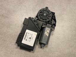 VW VW Touareg GENUINE Right Rear Power Window Motor 7L0959794 — thumbnail 5