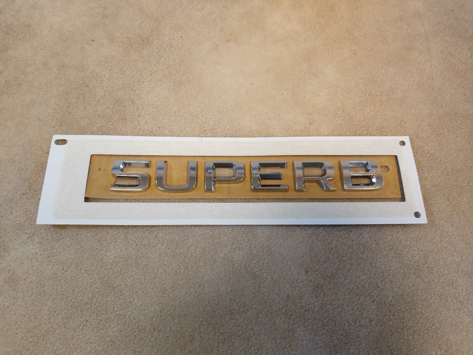 VW Genuine VW SKODA 3V0853687 A 2ZZ Lettering Logo Emblem SUPERB 3V0853687A 2ZZ