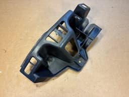 LAND ROVER GENUINE Land Rover Range Rover Sport L320 Rear Left Bumper Bracket — thumbnail 3
