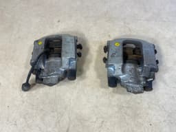 BMW BMW E23 7 SERIES GENUINE Rear Caliper With Brake Pads Left & Right — thumbnail 4
