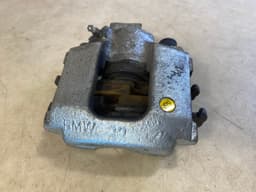 BMW BMW E23 7 SERIES GENUINE Rear Caliper With Brake Pads Left & Right — thumbnail 3