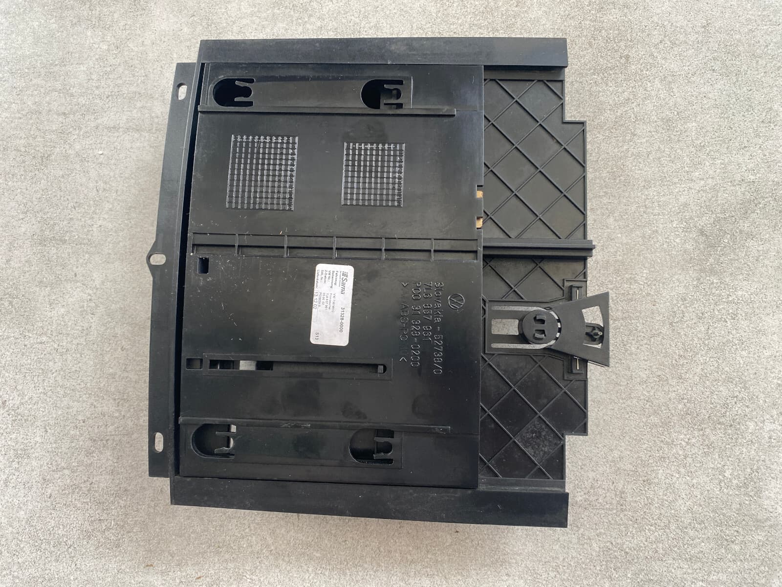 VW VW Touareg GENUINE Center Console Ashtray 7L6857961