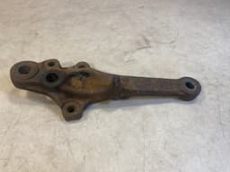 BMW BMW E23 7 SERIES FRONT LEFT HUB CARRIER BRACKET REARWARD FORWARD 1121887 — thumbnail 1
