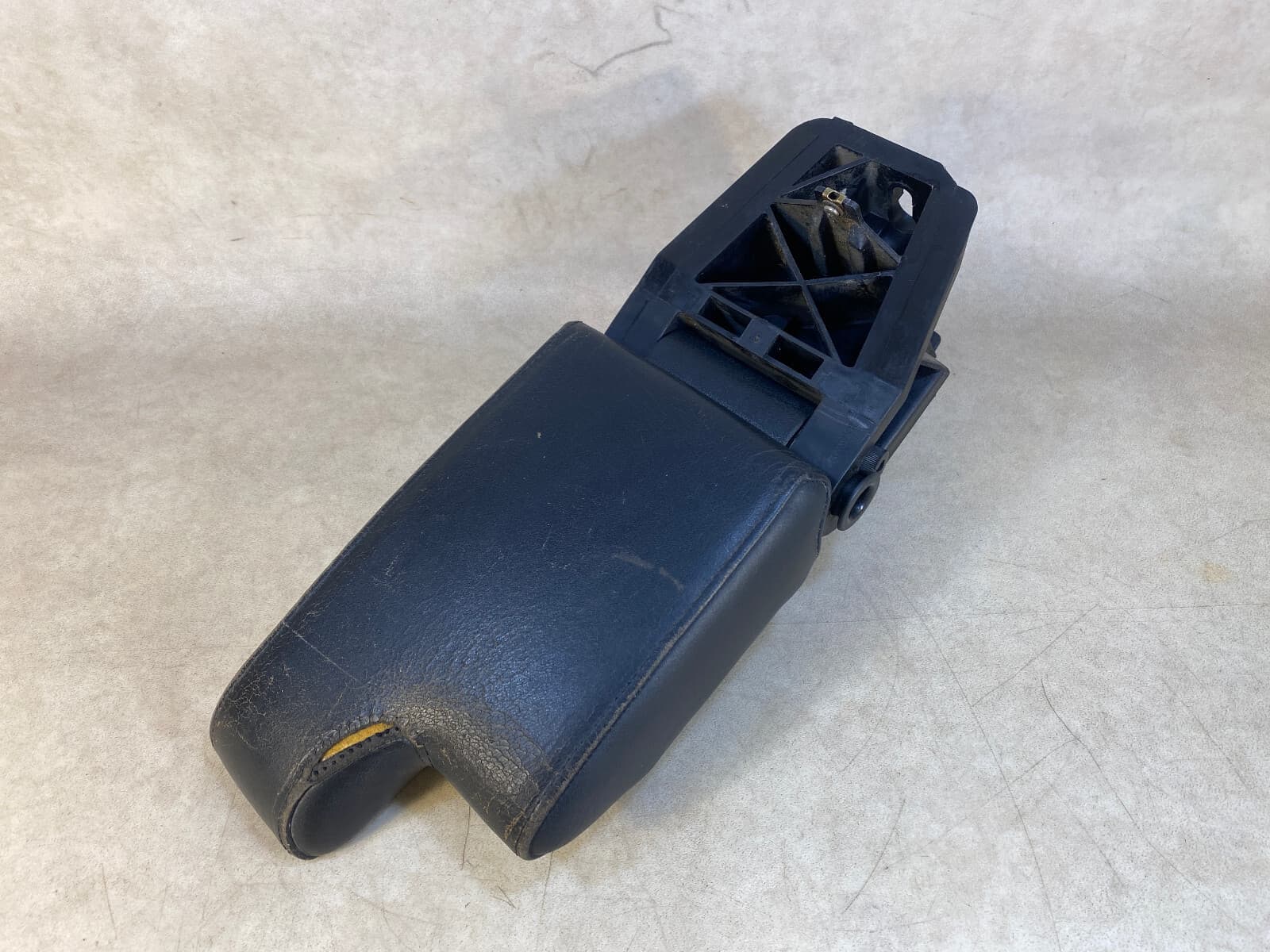 BMW GENUINE BMW 3 E36 Console carrier 51168132485
