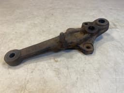 BMW BMW E23 7 SERIES FRONT RIGHT HUB CARRIER BRACKET REARWARD FORWARD 1121888 — thumbnail 1