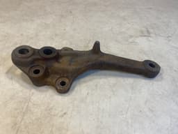 BMW BMW E23 7 SERIES FRONT RIGHT HUB CARRIER BRACKET REARWARD FORWARD 1121888 — thumbnail 4