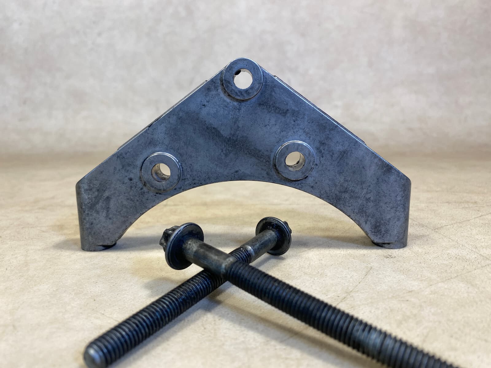 MERCEDES-BENZ Mercedes G class W463 G400 4.0 CDI OM628 Genuine Compressor Bracket A6282360030