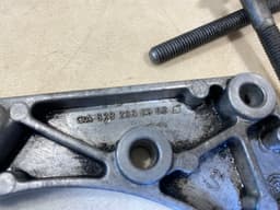 MERCEDES-BENZ Mercedes G class W463 G400 4.0 CDI OM628 Genuine Compressor Bracket A6282360030 — thumbnail 9