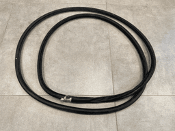 VW VW Touareg Porsche Cayenne Front Right Door Seal 7L0837911 — thumbnail 3