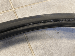 VW VW Touareg Porsche Cayenne Front Right Door Seal 7L0837911 — thumbnail 10