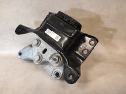 VW VW PASSAT B6 ENGINE MOUNT (PASSENGER LEFT SIDE) AND BRACKET 5Q0199555T 1K0199117 — thumbnail 3