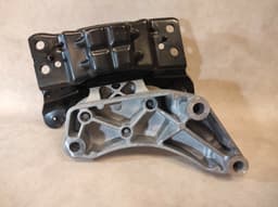 VW VW PASSAT B6 ENGINE MOUNT (PASSENGER LEFT SIDE) AND BRACKET 5Q0199555T 1K0199117 — thumbnail 5